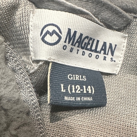 Magellan Outdoors Junior Girls Soft Fuzzy Gray Jacket - Picture 6 of 11